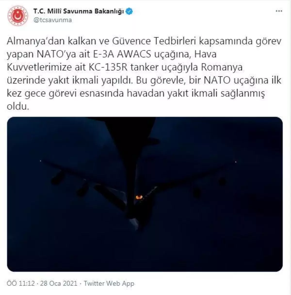 NATO uçağına yakıt ikmali