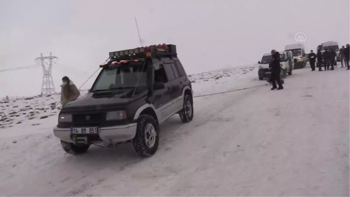 Off-road tutkunundan lastik raftingi yapan kız arkadaşına sürpriz evlilik teklifi