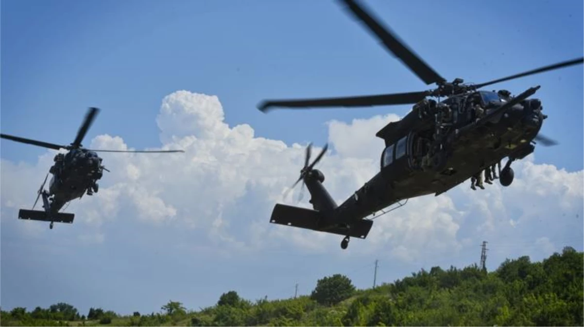 Yunanistan\'dan Ege Denizi\'nde ağır tahrik: ABD\'ye ait 30 Black Hawk helikopteri Dedeağaç\'a konuşlandırılıyor