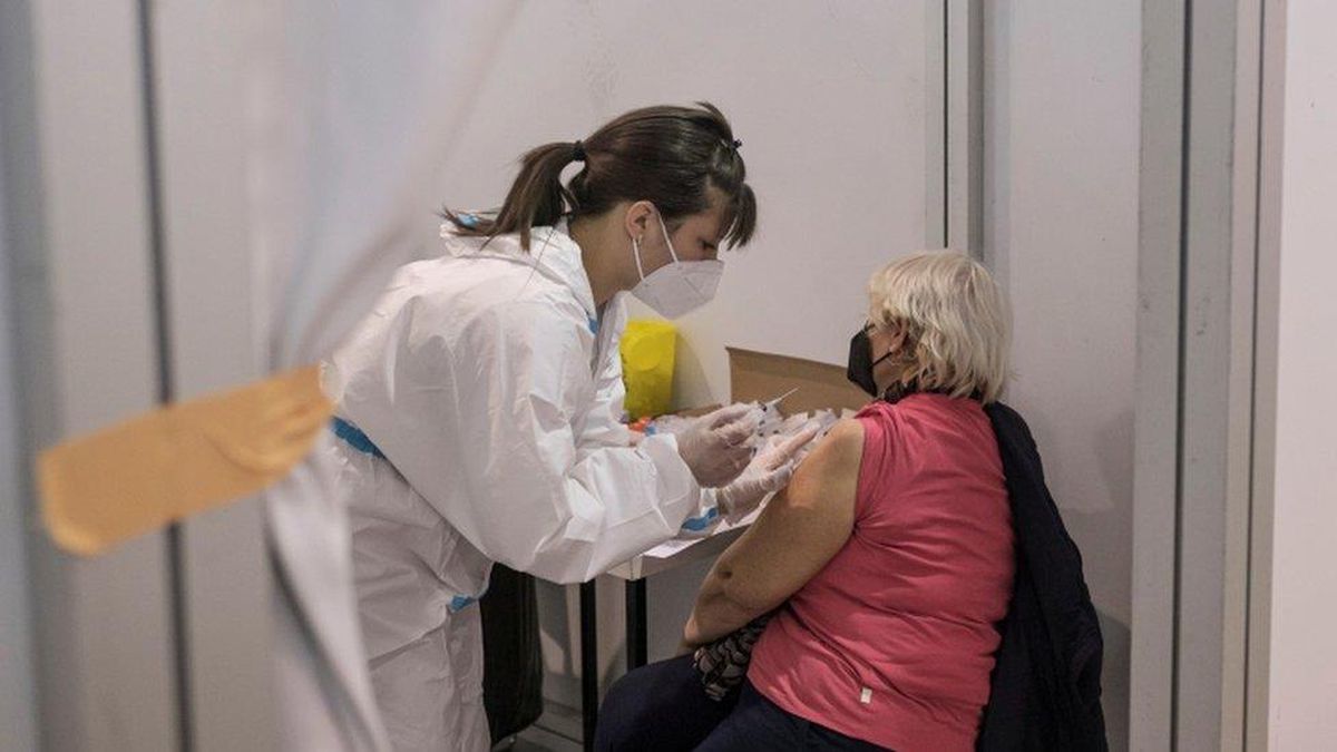 Covid aşısı: Macaristan, Çin şirketi Sinopharm\'ın aşısını onaylayan ilk AB ülkesi oldu