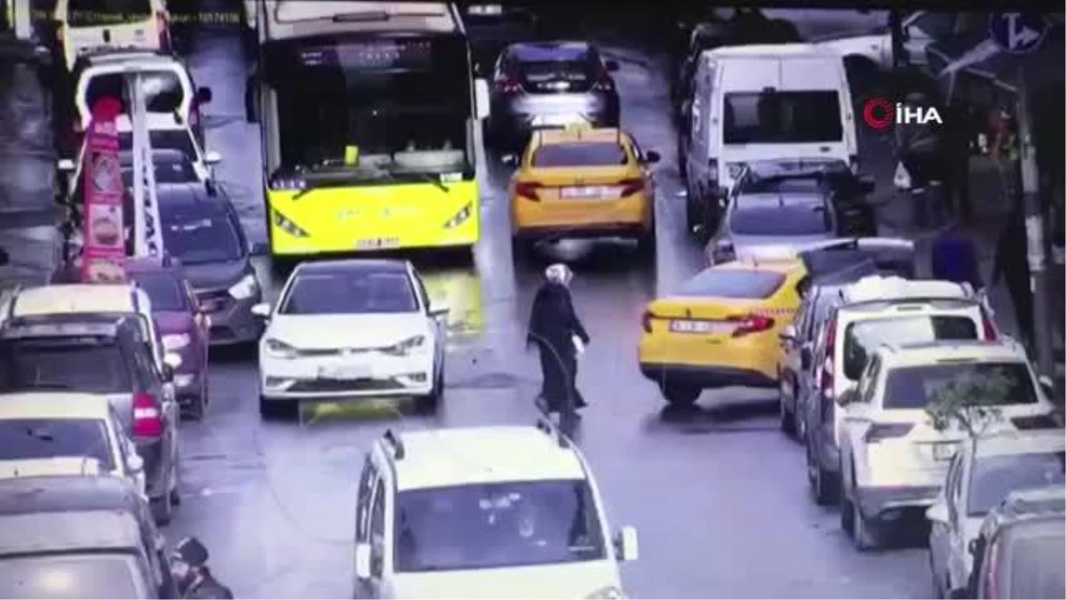 Son dakika haber! İstanbul\'da otobüs şoförüne saldırıyla ilgili yeni görüntüler kamerada