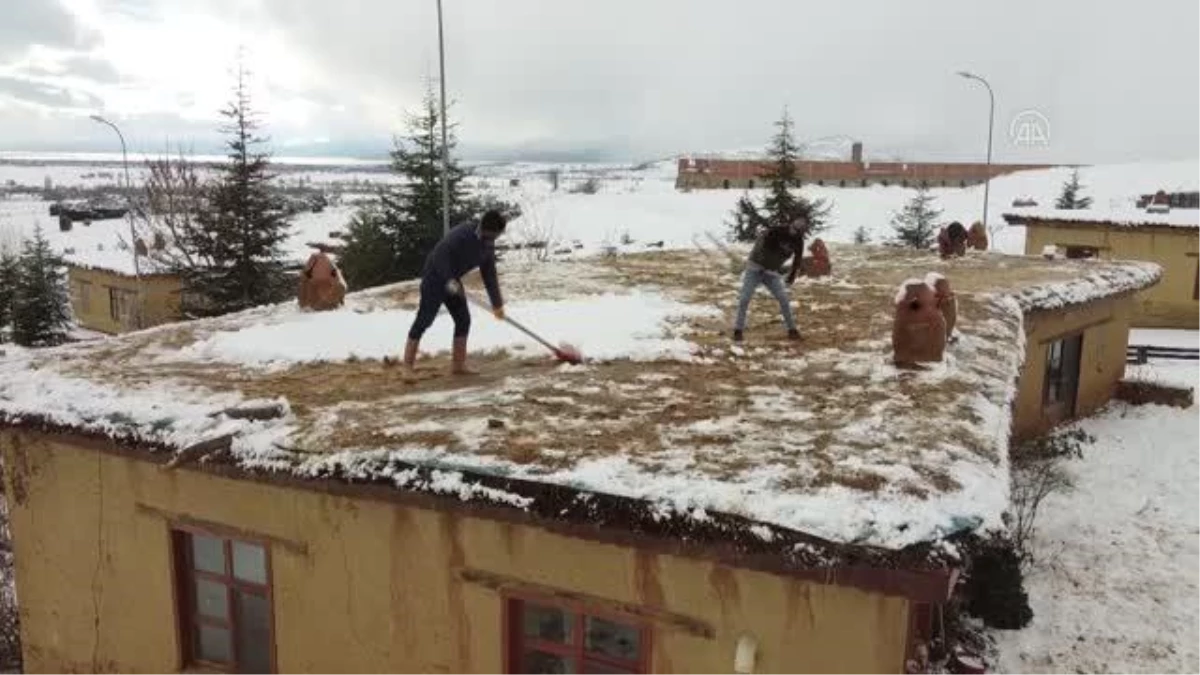 Sonsuz Şükran Köyü kar manzarasıyla ayrı güzelliğe büründü