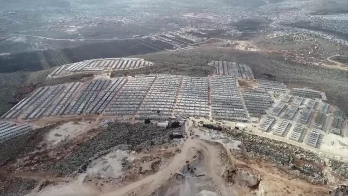 Türkiye\'de toplanan bağışlar, rejim saldırılarından kaçan Suriyelilere "dört duvar" oluyor (3)