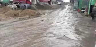 AK Parti'den CHP'li büyükşehir belediyesine 'Ucube yol' tepkisi