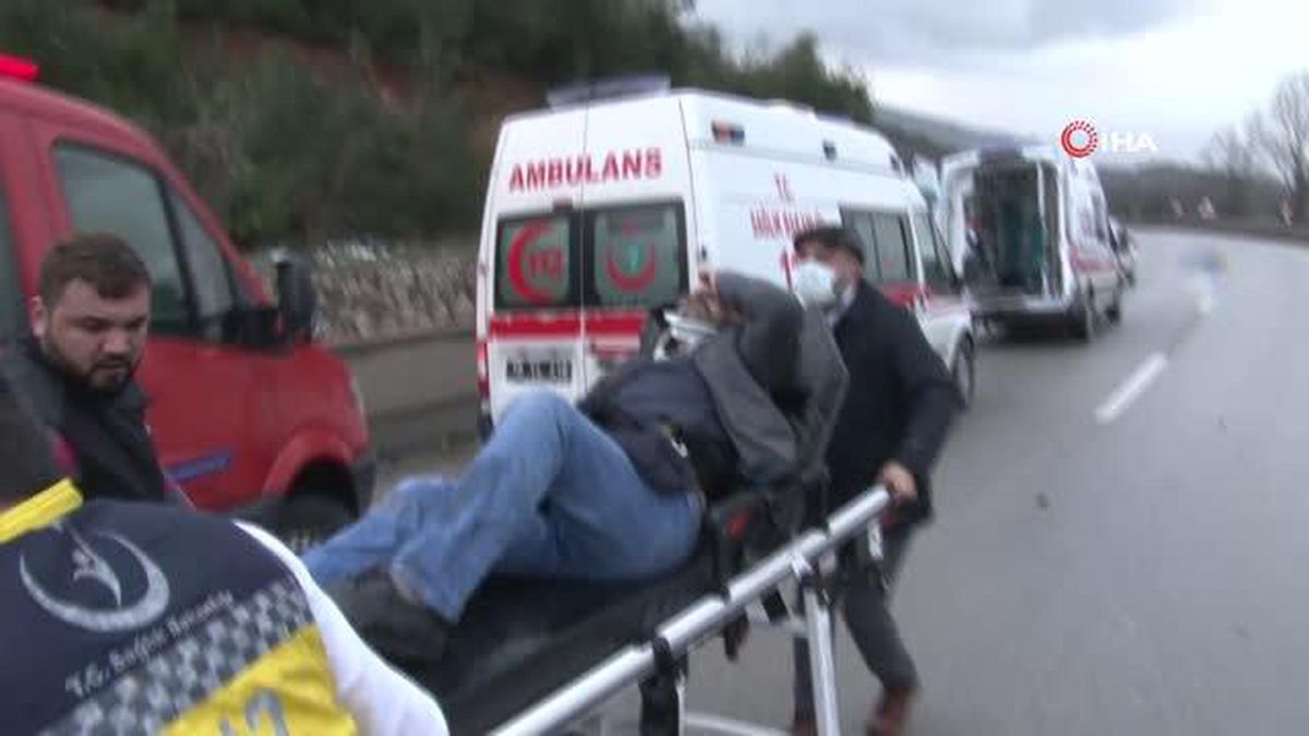 Bursa'da yağışla gelen kazada can pazarı: 10 yaralı