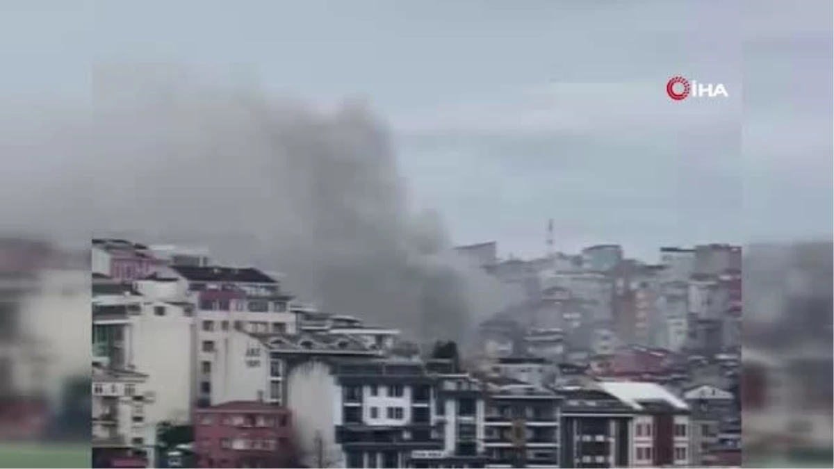 Son dakika haberleri: Beyoğlu\'nda iki katlı binada yangın