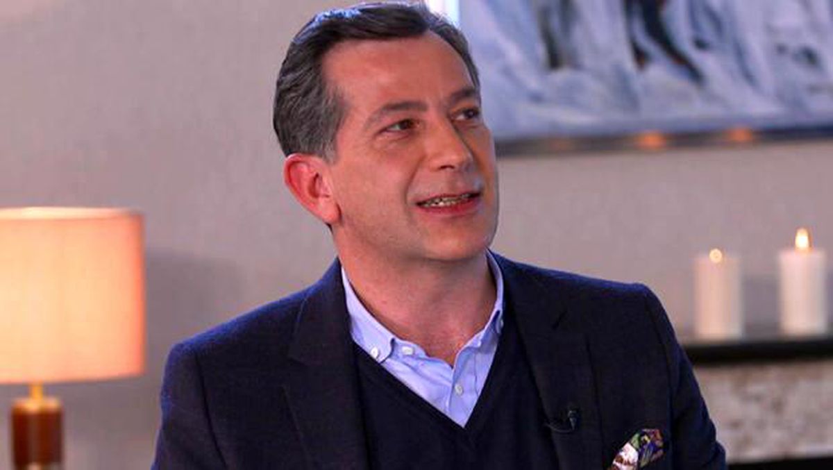Deniz Bayramoğlu\'nun "Ahu Gözlerini Sevdiğim" Performansı