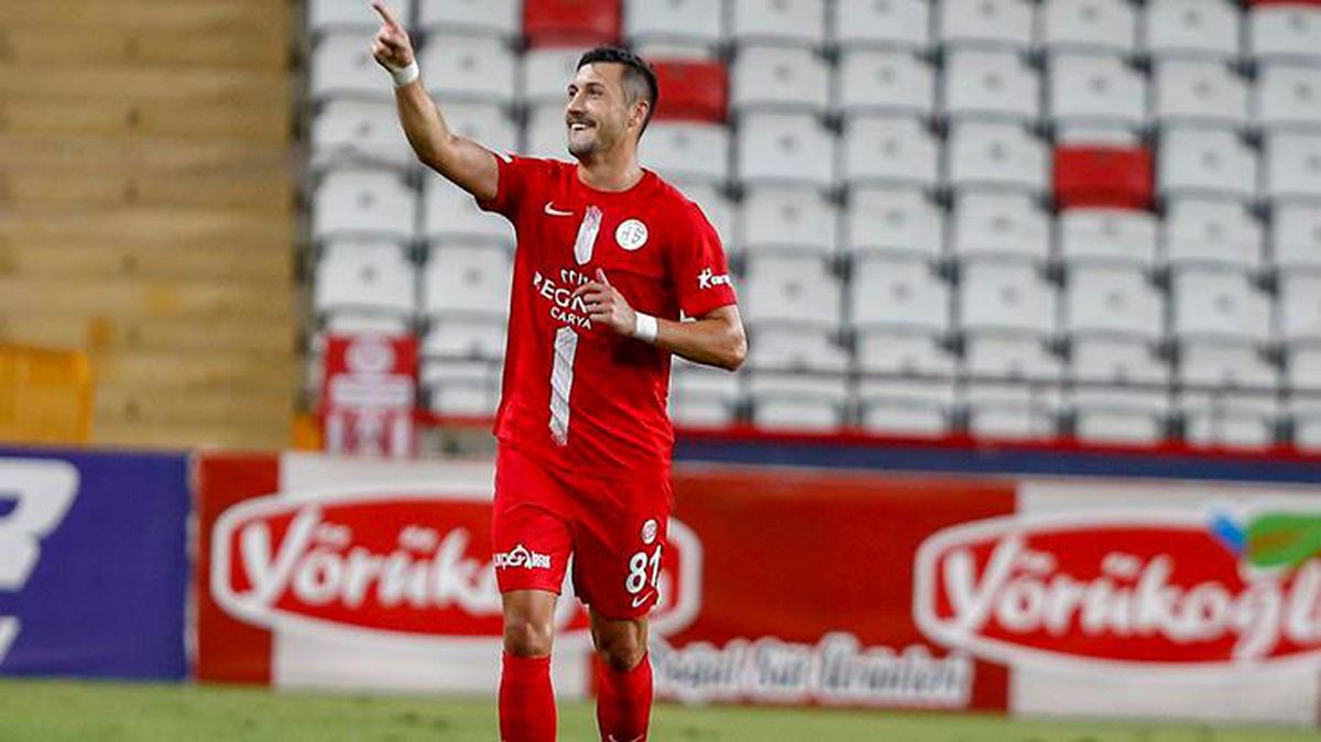 Göztepe, eski golcüsü Adis Jahovic ile anlaşma sağladı