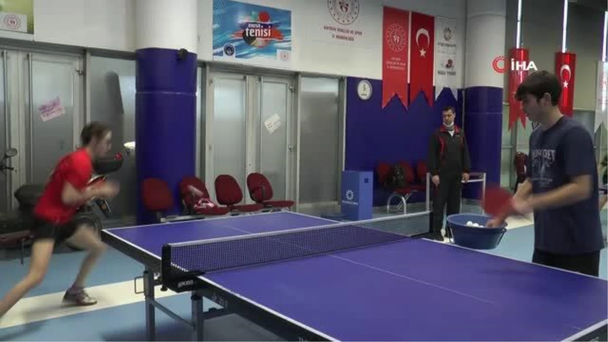 (Özel haber)Kayserili masa tenisçisi olimpiyatlara giden ilk Türk uyruklu masa tenisi sporcusu olmayı hedefliyor