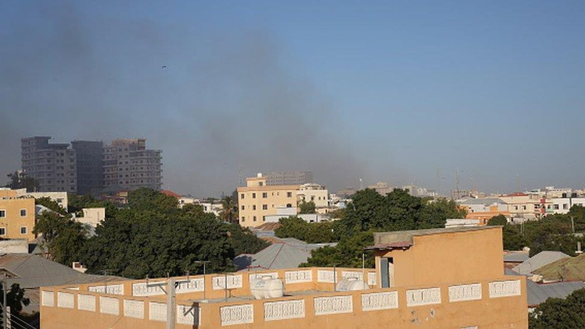 Somali\'nin başkenti Mogadişu\'da bir otele bombalı saldırı düzenlendi
