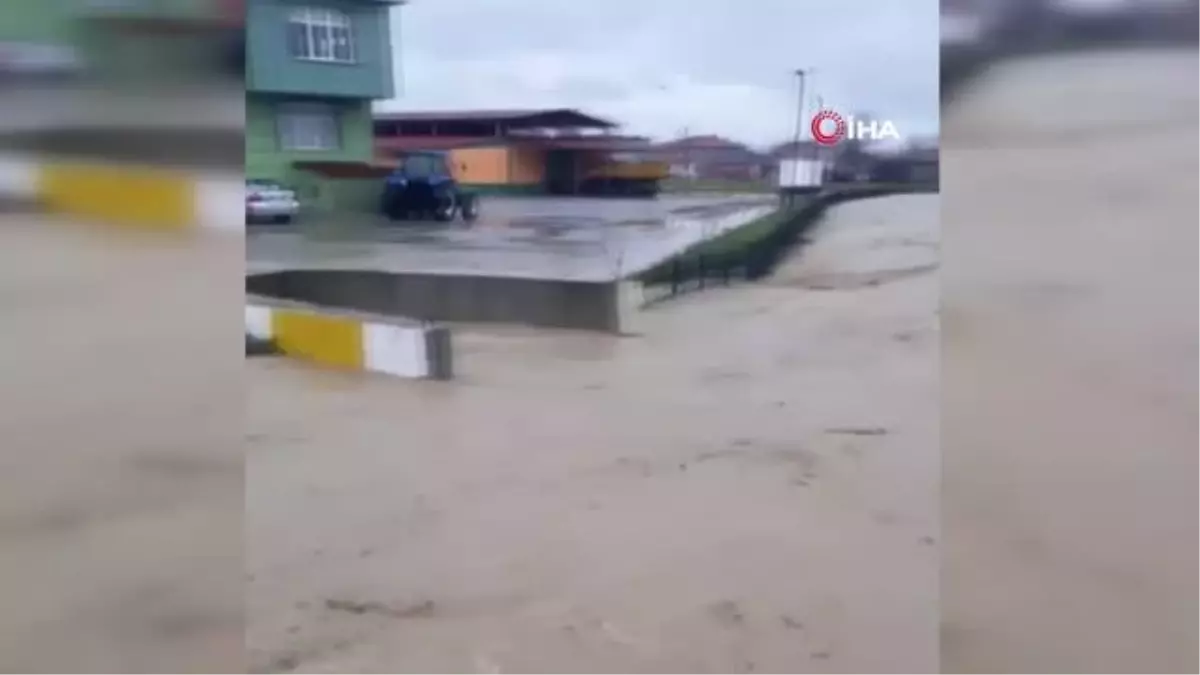 Sağanak nedeniyle dereler taştı... Vatandaşlar mahsur kaldı