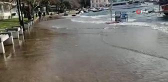 Erdek'te Lodos etkili oldu... Sahil yolu sular altında kaldı