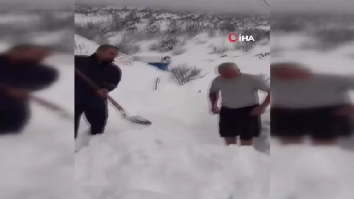 Kar sevincini babasını kürekle karına gömerek çıkarttı