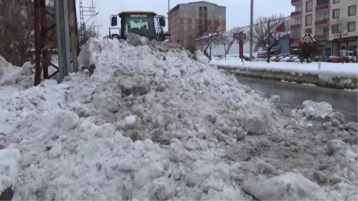 Kar ve tipi nedeniyle 28 köy ve 87 mezra yolu kapandı