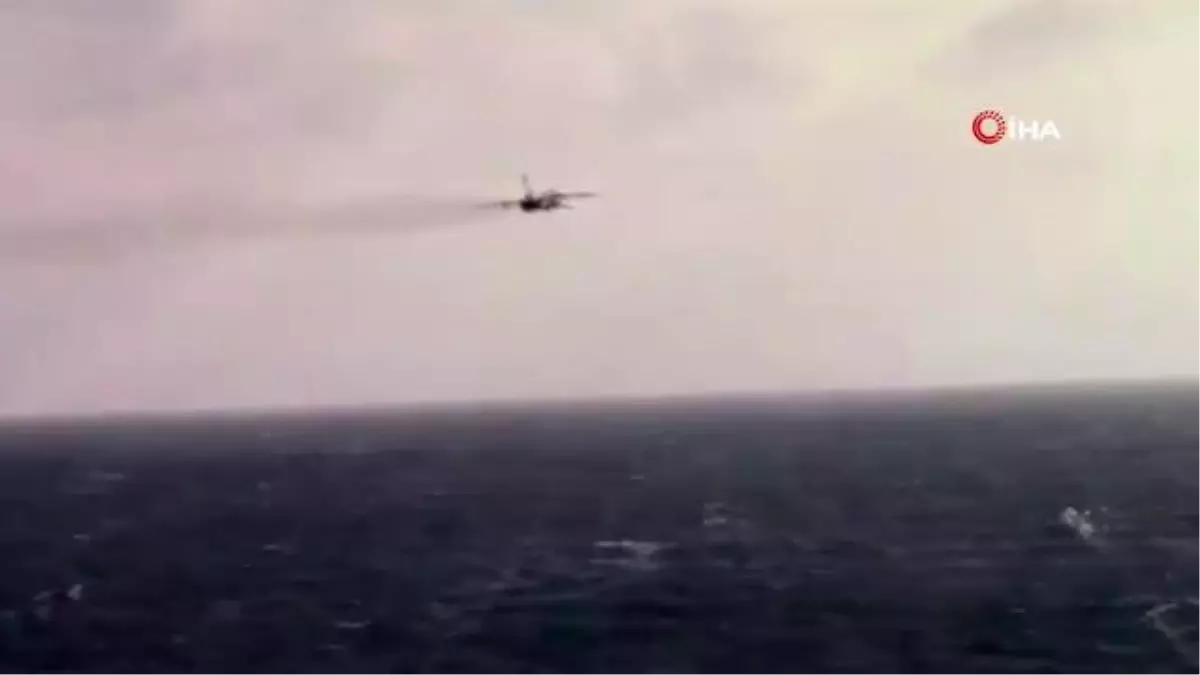 Rus savaş uçağı, ABD savaş gemisi yakınında alçak uçuş yaptı