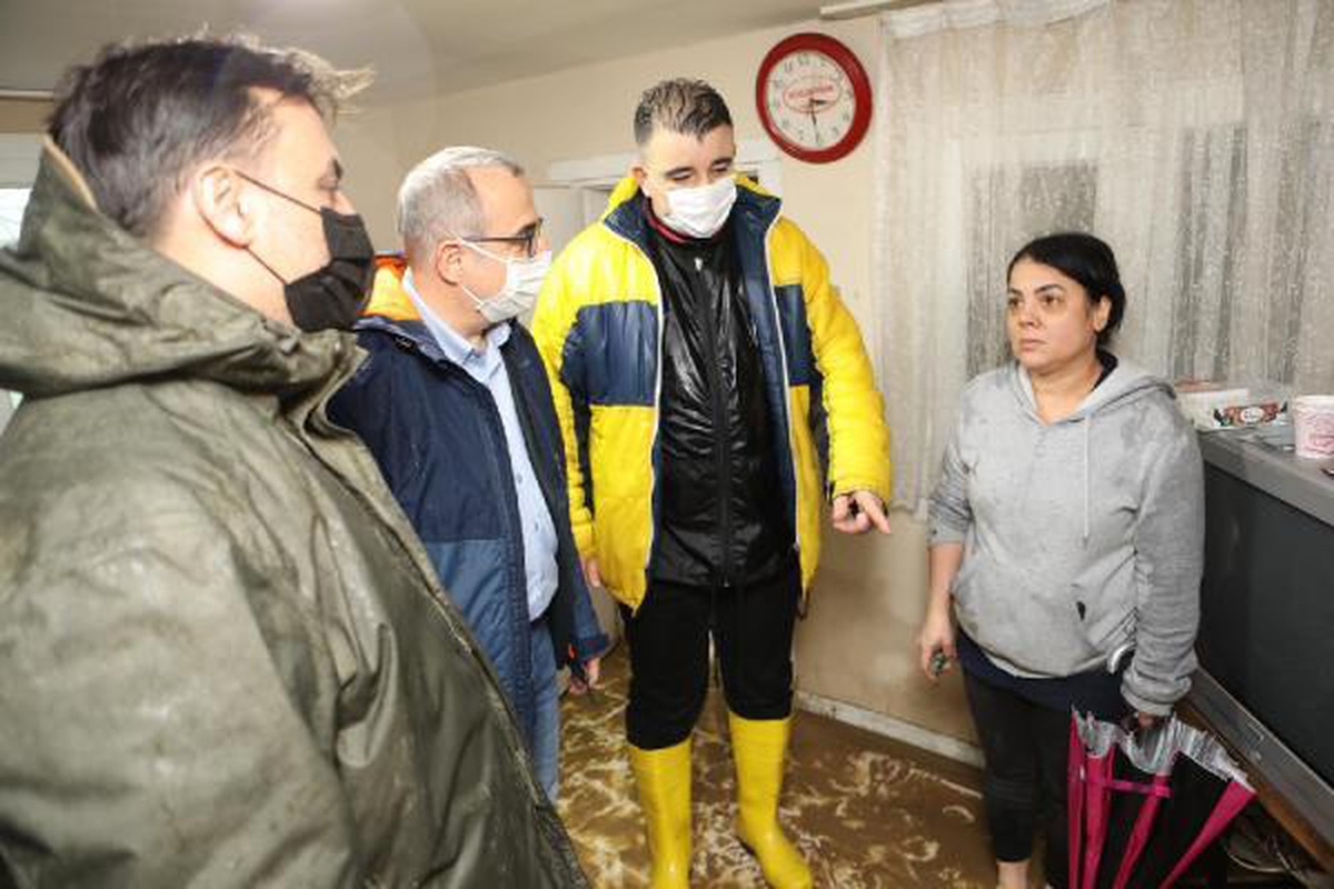 AK Parti heyeti sel felaketinin yaşandığı İzmir\'de temaslarını sürdürdü