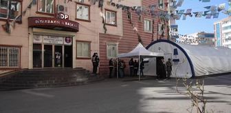 Son dakika haberi: DİYARBAKIR - Evlatlarına kavuşmak isteyen Diyarbakır anneleri nöbeti kararlılıkla sürdürüyor