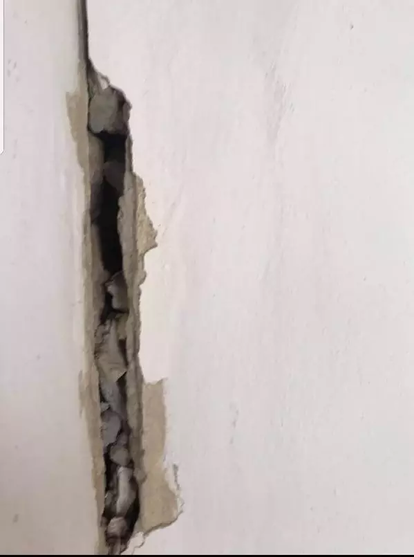 Kayseri De 4 6 Buyuklugunde Deprem Evlerde Catlaklar Olustu Son Dakika