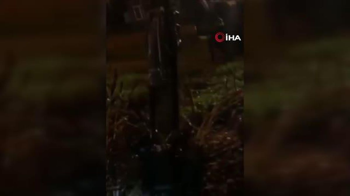 Son dakika haberleri... Tekirdağ\'da şiddetli sağanak sonrası yol çöktü, sokaklar göle döndü