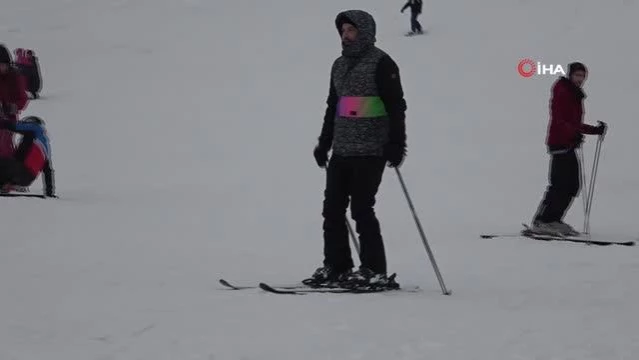 Uludağ'da kayak malzemeleri tek tek dezenfekte ediliyor