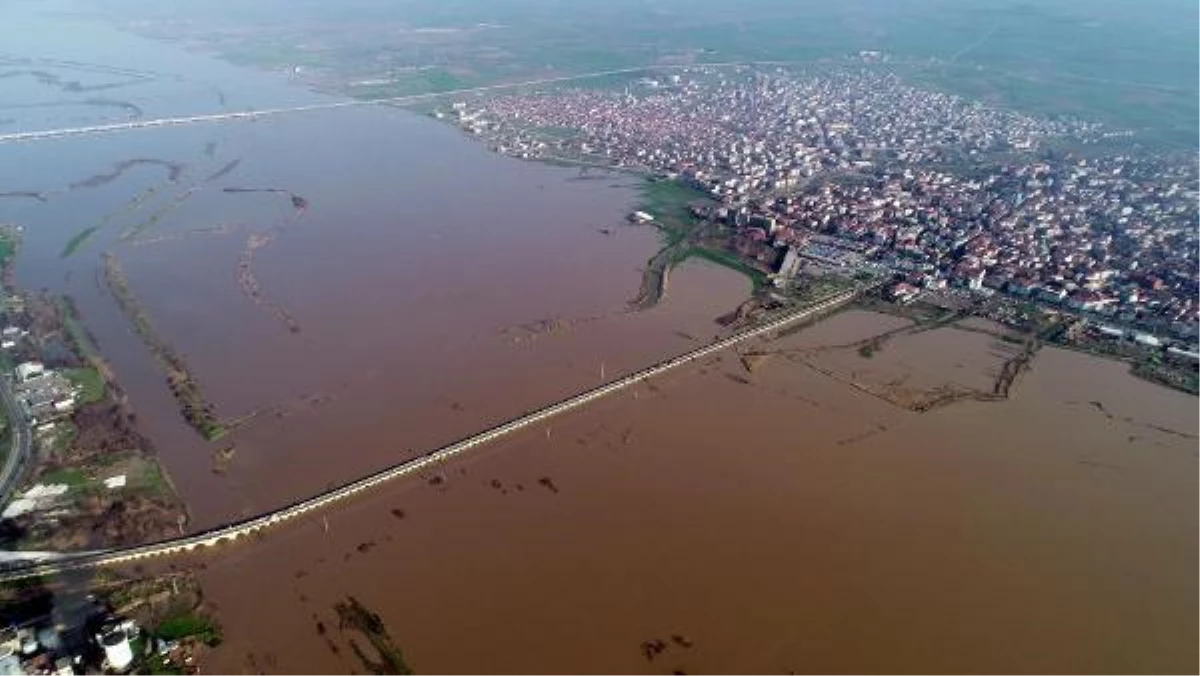 \'Turuncu alarm\' verilen Ergene Nehri taştı, bölge su altında kaldı