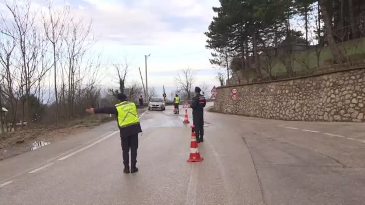 Uludağ\'da kış turizmi sezonunda jandarma ekipleri kontrollerini sürdürüyor