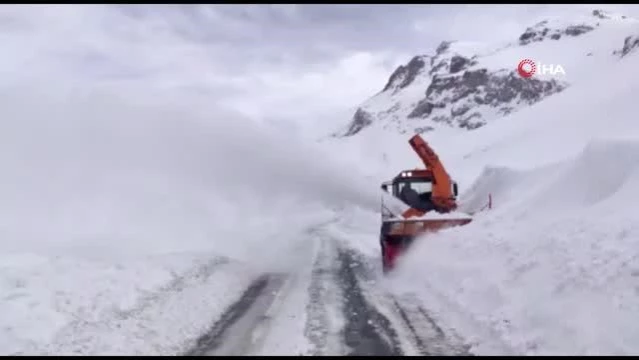 - Van- Bahçesaray yolu ulaşıma açıldı