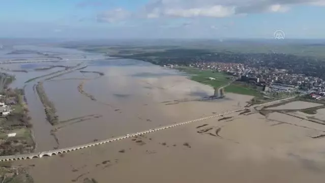 Son dakika haberleri: (DRONE) Ergene Nehri'ndeki taşkın riski kırmızı alarm seviyesine yükseldi