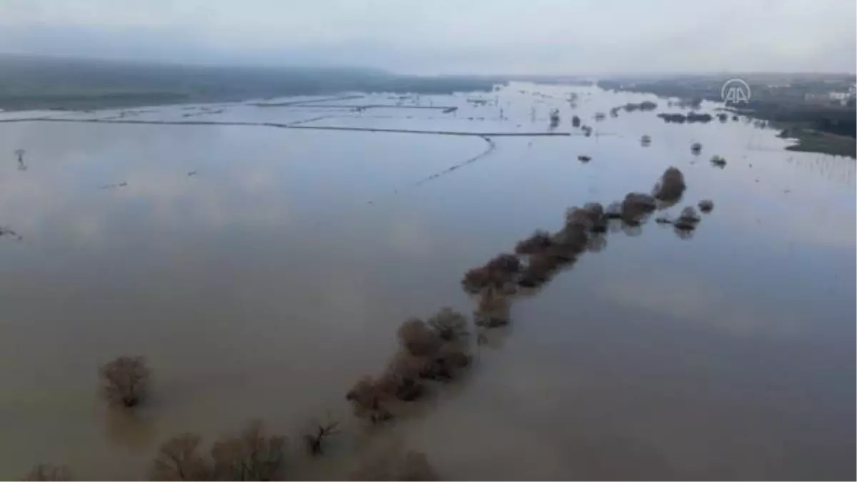 Ergene Nehri\'ndeki taşkın riski "kırmızı alarm" seviyesine yükseldi