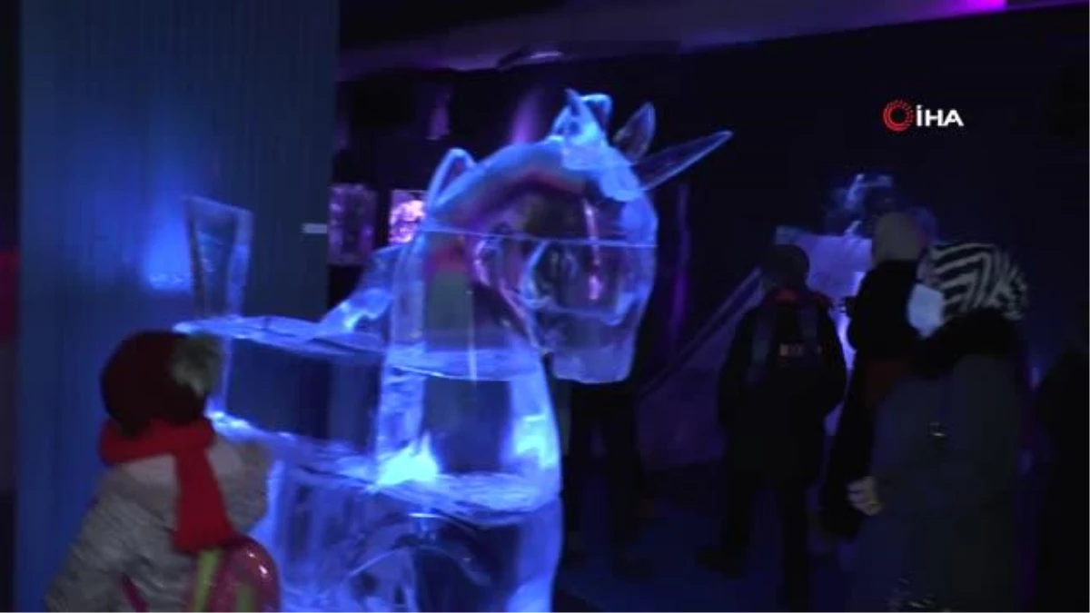 Erzurum Sevgi Evleri\'nde kalan çocuklar buz müzesini gezdi