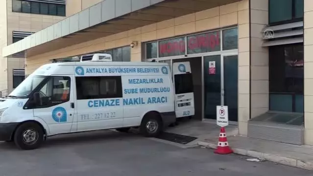 Falezlerden düşerek ölen kadının cenazesi ailesine teslim edildi