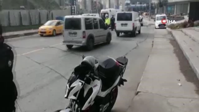 İstanbul'da feci kaza...30 metre sürüklenip aracın altına böyle girdi