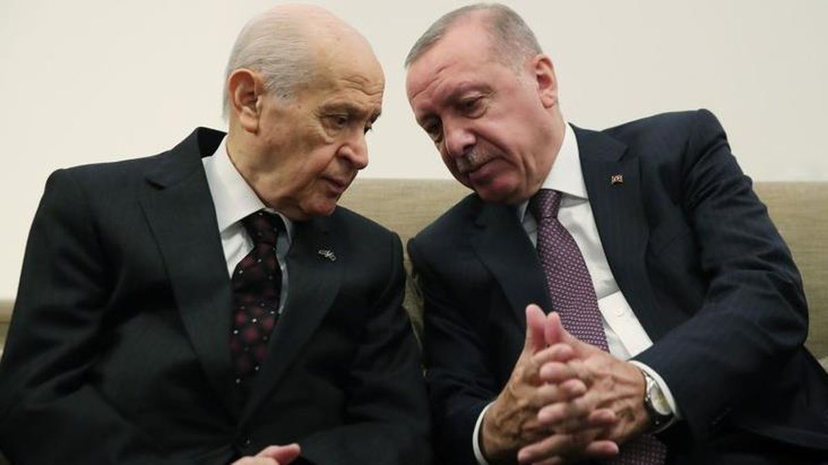 Son Dakika: Cumhurbaşkanı Erdoğan ile MHP lideri Bahçeli'nin 'yeni anayasa' zirvesi sona erdi
