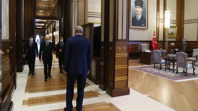 Son Dakika: Cumhurbaşkanı Erdoğan ile MHP lideri Bahçeli'nin görüşmesi sona erdi Son Dakika: Cumhurbaşkanı Erdoğan ile MHP lideri Bahçeli'nin görüşmesi sona erdi