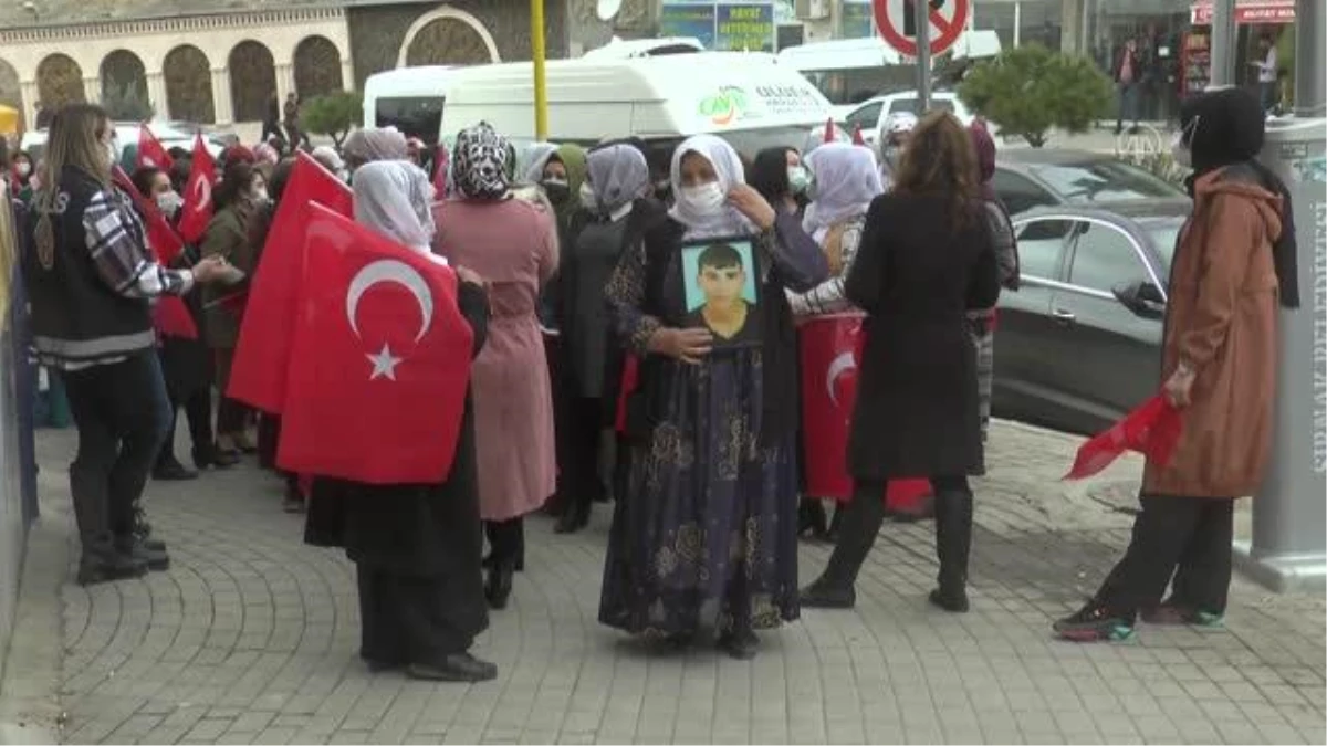 Son dakika gündem: Terör mağduru aileler HDP İl Başkanlığı önünde eylem yaptı