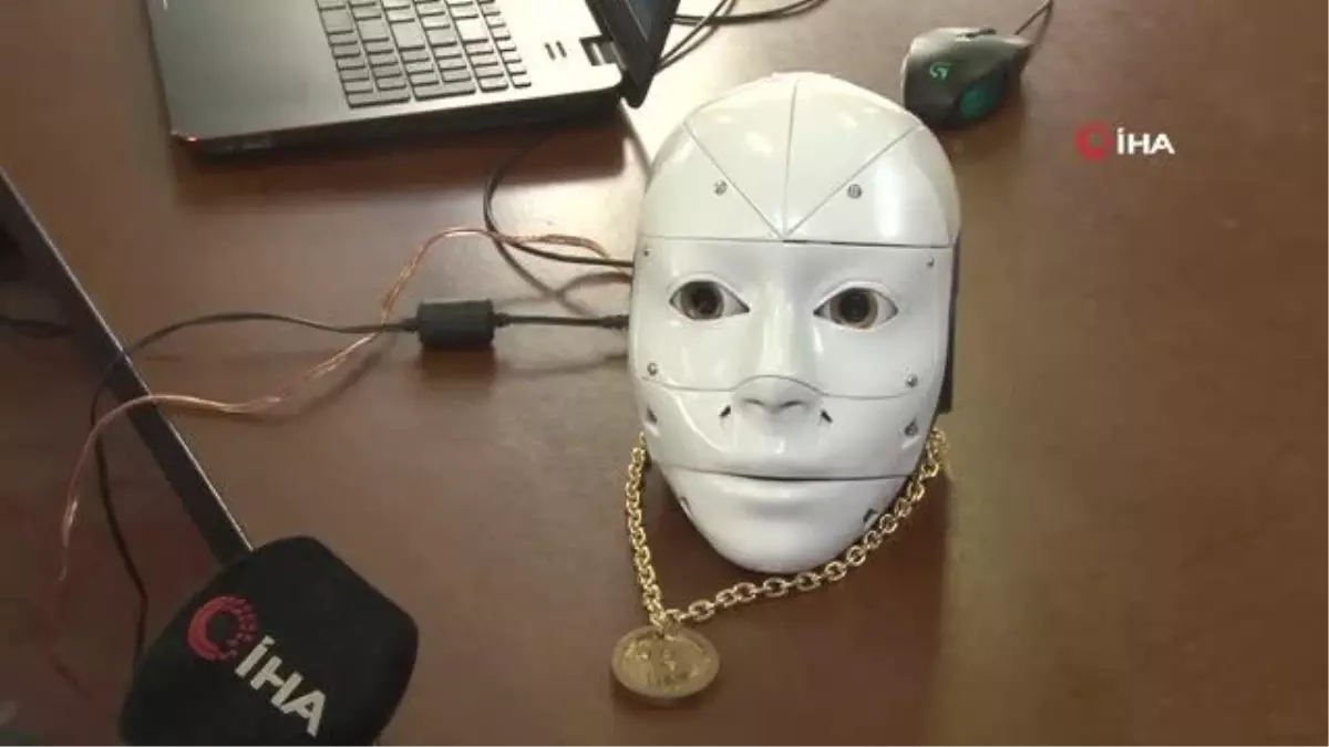 Türkçe rap yapan robottan sosyal mesafe ve maske uyarısıRap yapan yapay zekalı robot tasarladı