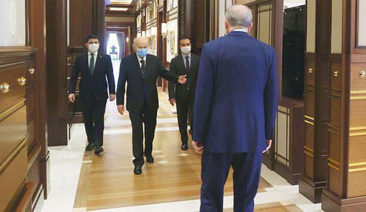 Erdoğan ve Bahçeli yeni anayasa için iki konuda fikir birliğine vardı: Cumhurbaşkanlığı sistemi ve anayasanın ilk dört maddesi