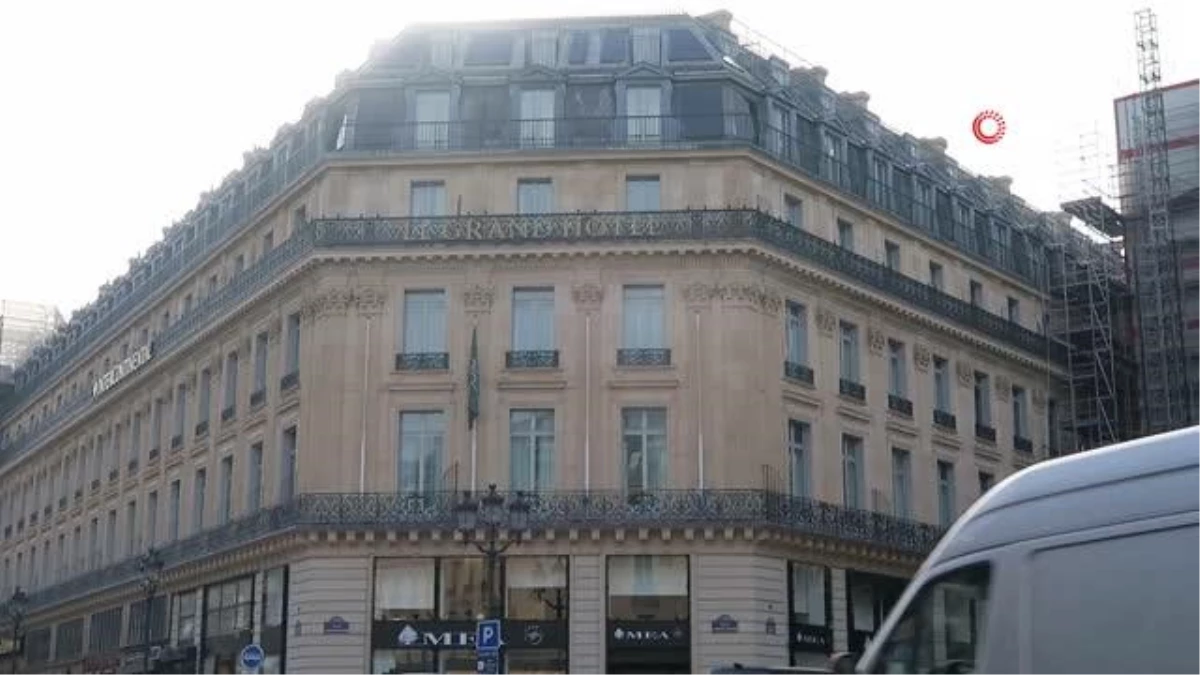 Son dakika haber: Fransa\'da maaş alamayan hotel işçileri hükümeti ve işvereni protesto etti