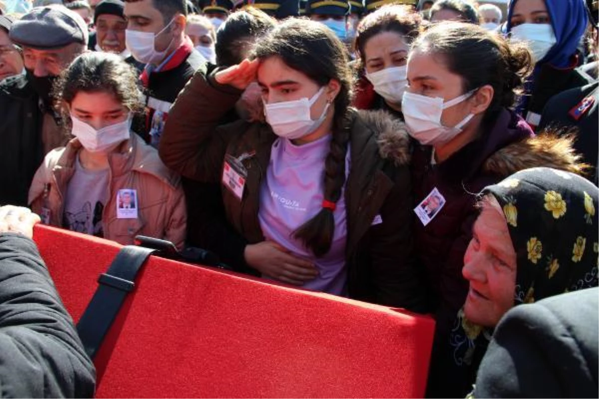 Şehit Jandarma Astsubay Kıdemli Başçavuş Demirel, memleketi Dazkırı\'da toprağa verildi