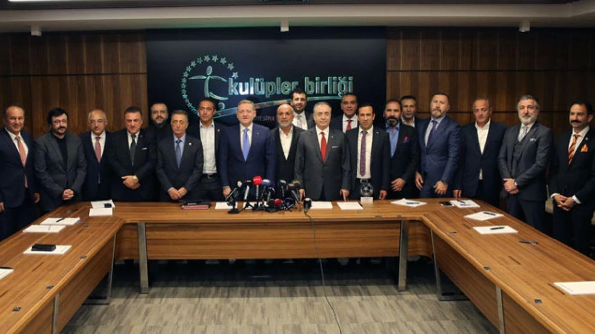 Son Dakika: Beşiktaş Başkanı Ahmet Nur Çebi, Kulüpler Birliği Vakfı\'nın yeni başkanı oldu