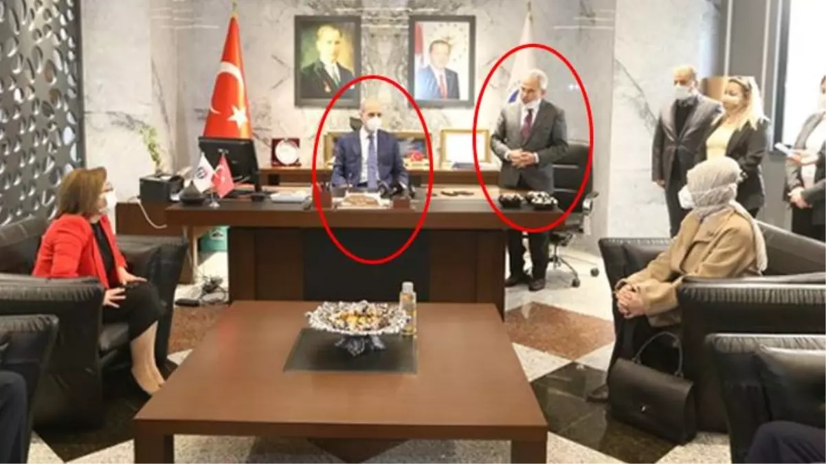 Sosyal medyayı ikiye bölen fotoğraf: Rektör koltuğunu AK Parti Genel Başkanvekili Numan Kurtulmuş\'a bıraktı