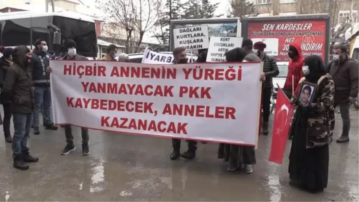 Son dakika gündem: Terör mağduru aileler, HDP İl Başkanlığı önünde eylem yaptı