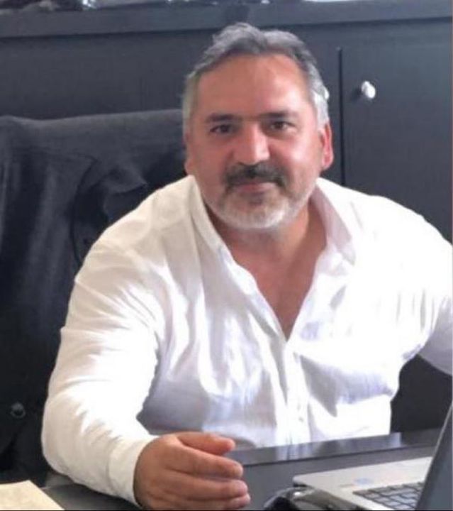 Yiyecek içecek şirketi müdürü evinde arkadaşları tarafından ölü bulundu