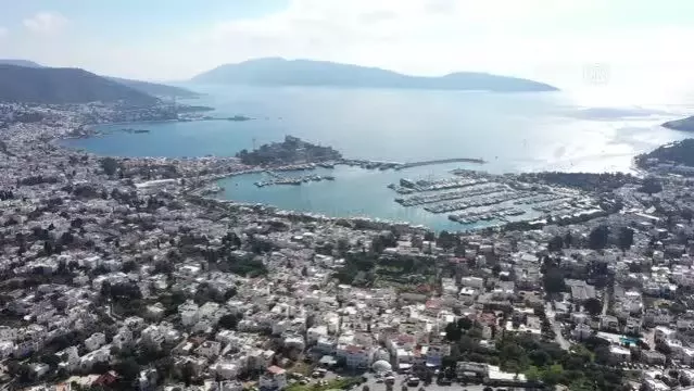 Son dakika gündem: Bodrum'da polis ekipleri sahil bandında ve caddelerde devriye yaptı