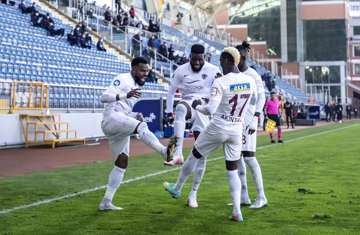 Boupendza için yeni transfer itirafı: Galatasaray dışında 3 İstanbul takımı teklif yaptı