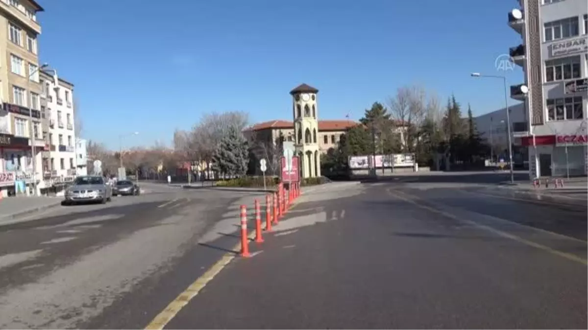 Cadde ve sokaklarda sessizlik hakim