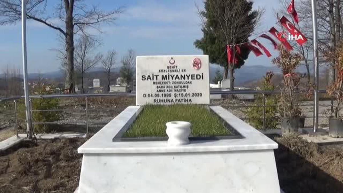 Şehidin babası istedi, oğlunun kabri aydınlatıldı