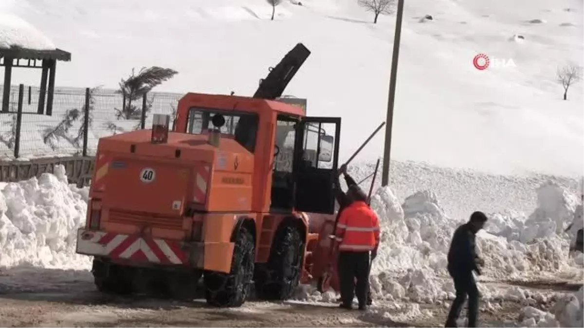 Tamircilikle geçen bir ömür: 37 yıldır tek işi makine tamir etmek