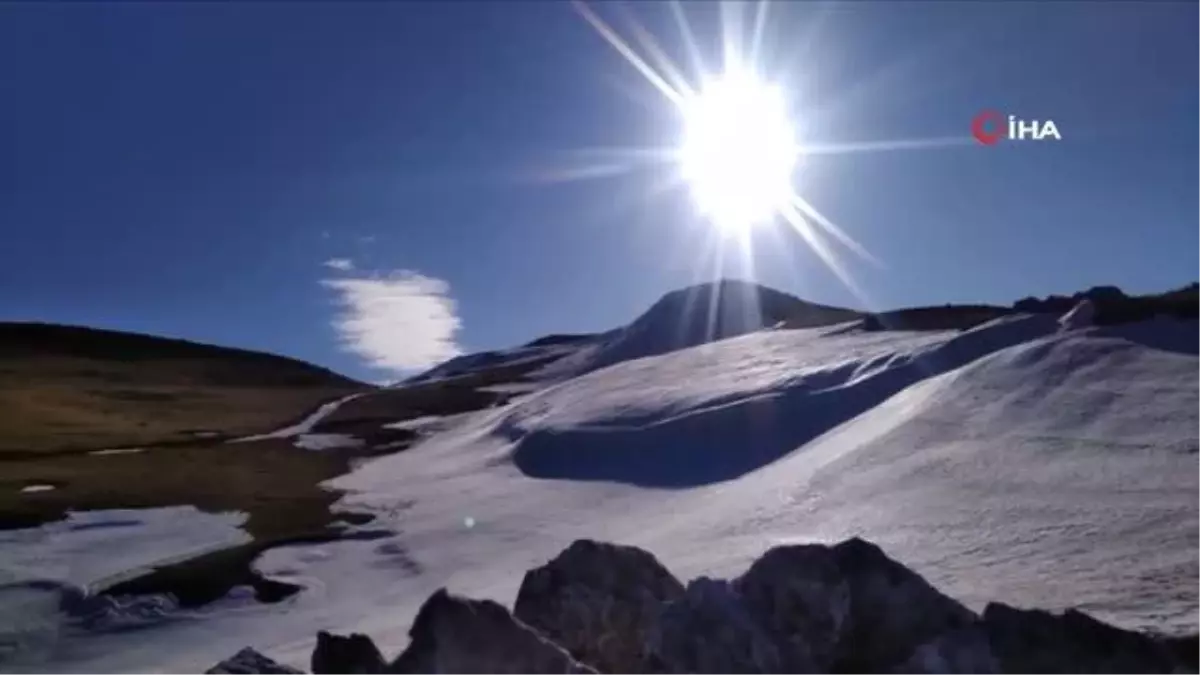 Yaylalarda kar, şehirde bahar...Termometreler 17 dereceyi gösterdi