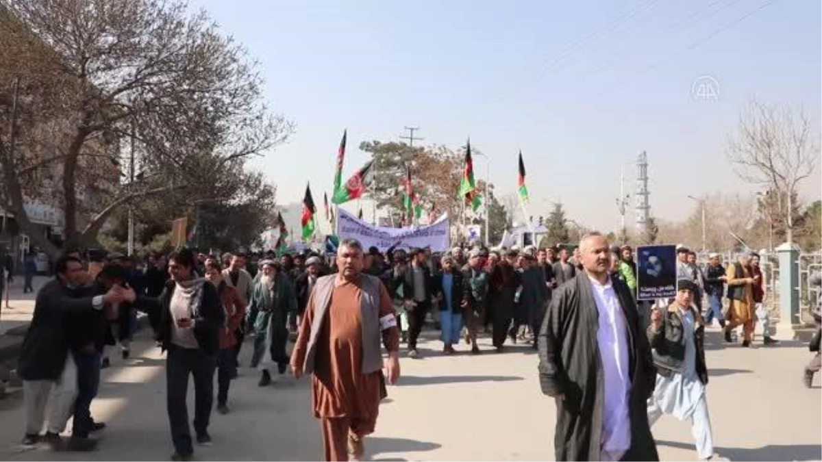 Afganistan Türkmenleri 9 yaşındaki çocuğun kaçırılmasının ardından hükümeti protesto etti
